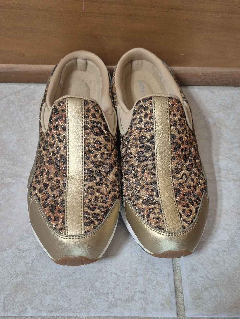 Easy Spirit Traveltime Leopard Print Comfort Fashion Sneakers - Gold 7.5W